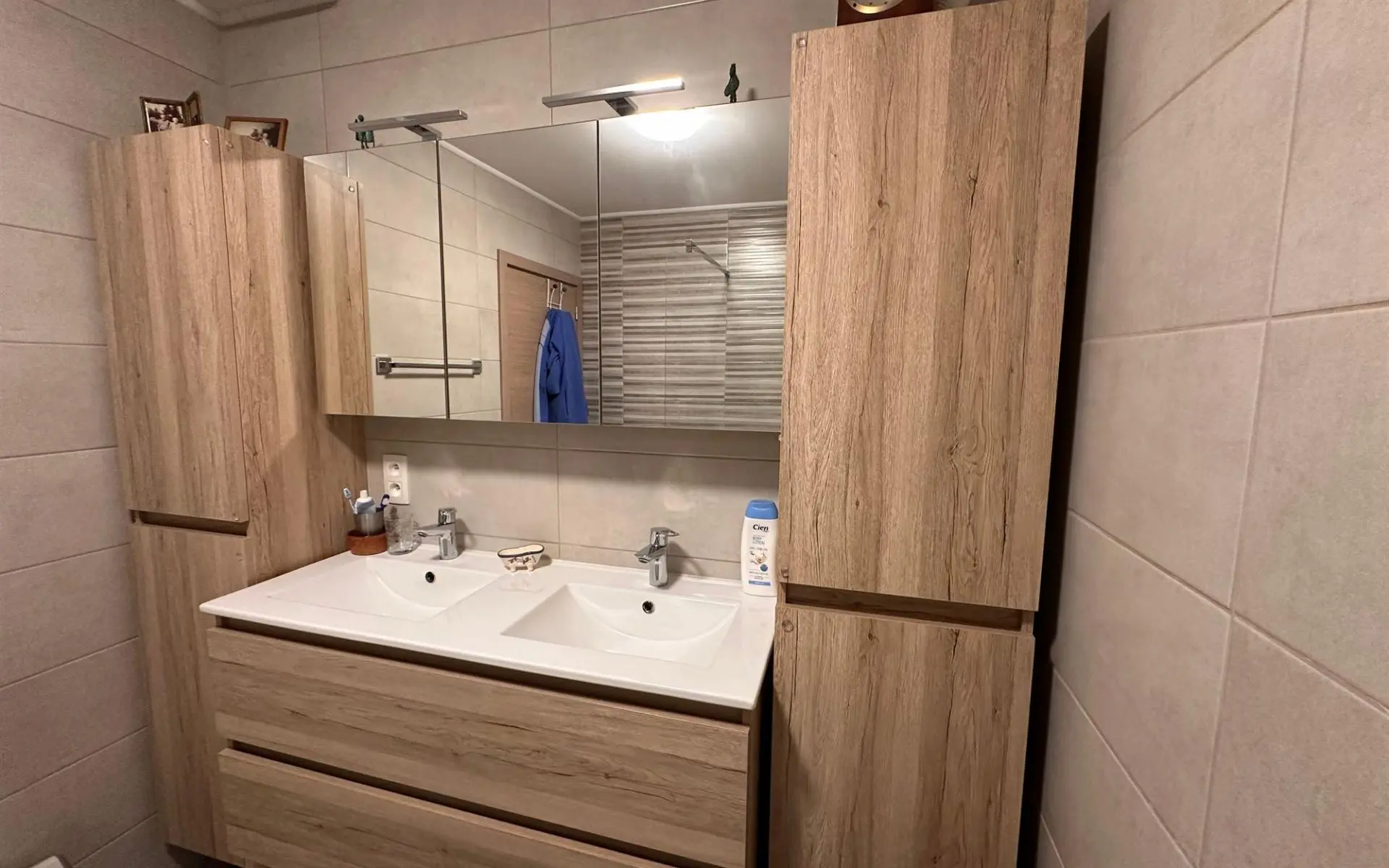 Appartement 6180 Courcelles