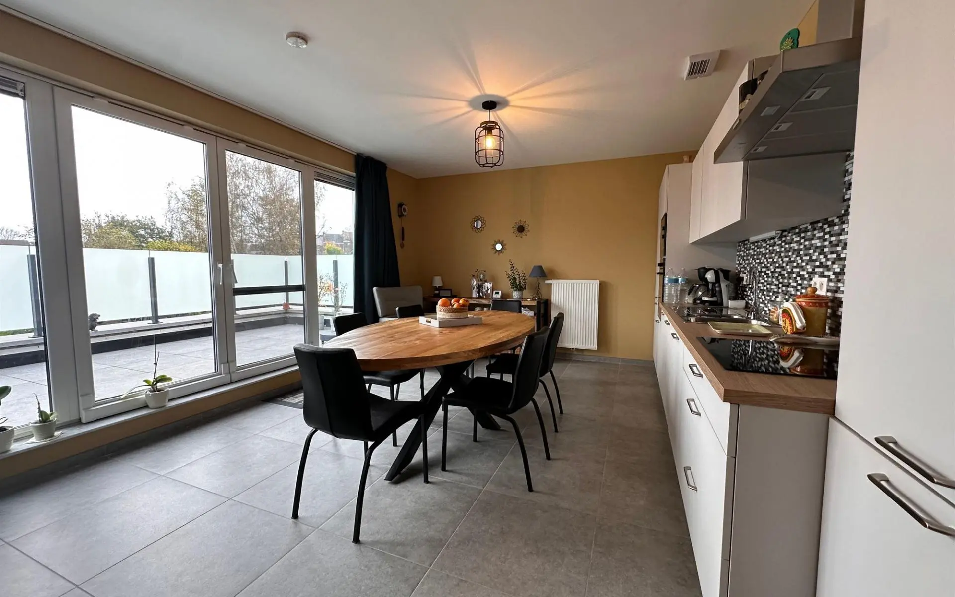 Appartement 6180 Courcelles